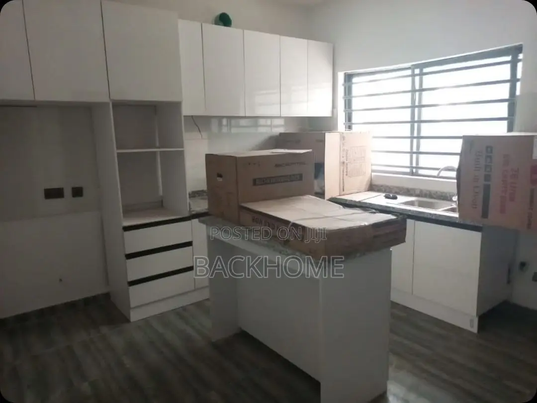 5bdrm Duplex in Mavila Homes Estate,, Chevron for sale