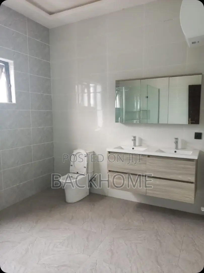 5bdrm Duplex in Mavila Homes Estate,, Chevron for sale