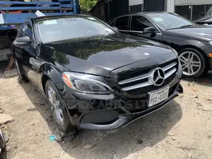 Mercedes-Benz C300 2017 Black