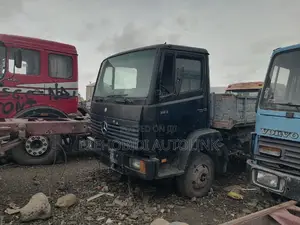 Tokunbo Mercedes 814. Tipper With Meiller Bucket