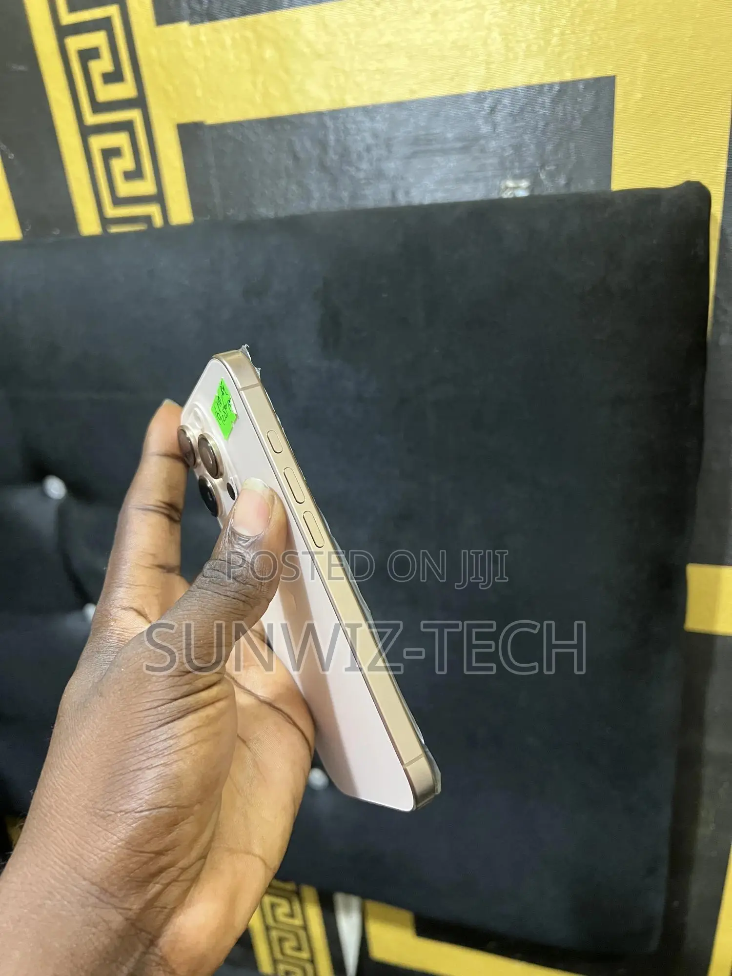 Apple iPhone 16 Pro 128 GB Gold