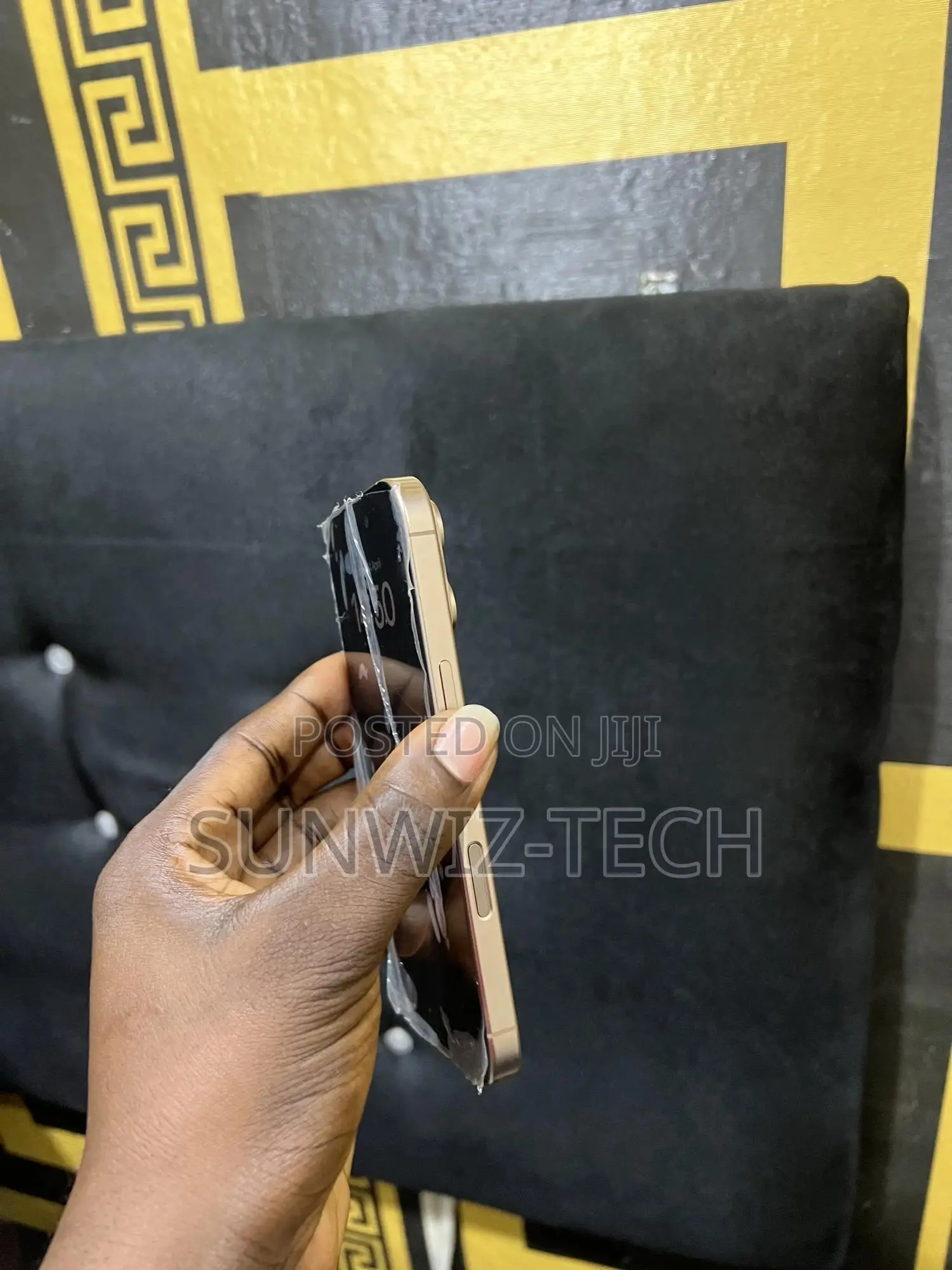 Apple iPhone 16 Pro 128 GB Gold