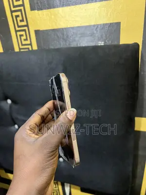 Apple iPhone 16 Pro 128 GB Gold