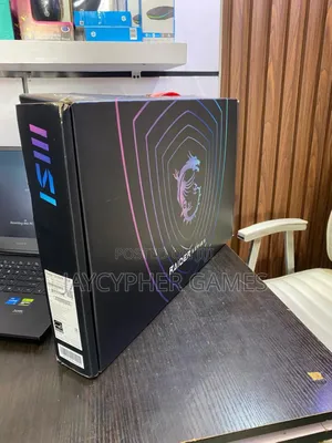 New Laptop MSI GE66 Raider 32GB Intel Core I9 SSD 1T