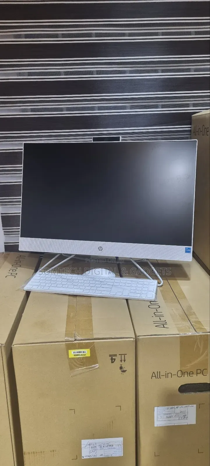 New Desktop Computer HP AiO 27 8GB Intel Core I3 SSD 512GB