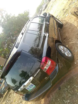 Photo - Toyota Highlander V6 2005 Black