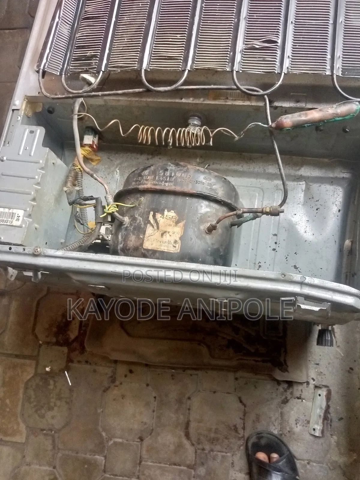 Ac and Refrigerator Technician With New Technical Devices
