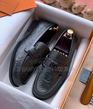 Exclusive Louis Vuitton Luxury Black Shoe
