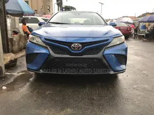 Toyota Camry 2018 Blue
