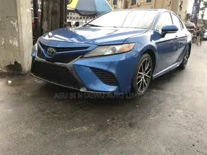 Toyota Camry 2018 Blue