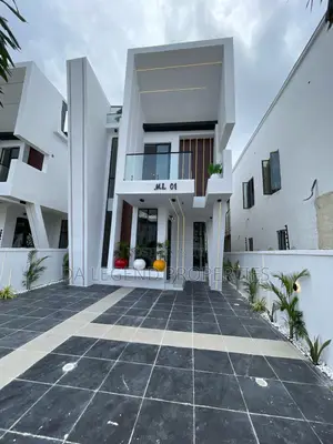 5bdrm Duplex in Ikota for sale