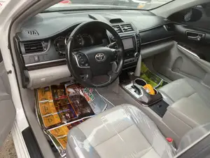 Toyota Camry XLE 4dr Sedan (2.5L 4cyl 6A) 2014 White