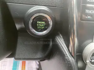 Toyota Camry SE 4dr Sedan (2.5L 4cyl 6A) 2013 Red