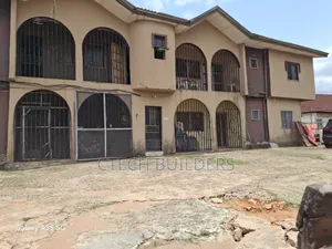 3bdrm Block of Flats in Benin City for sale