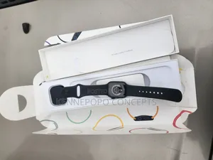Photo - Apple Watch Series 8 41mm
