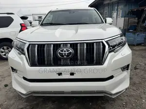 Toyota Land Cruiser Prado 2023 White