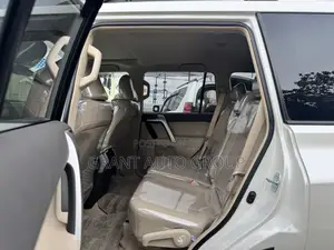 Toyota Land Cruiser Prado 2023 White