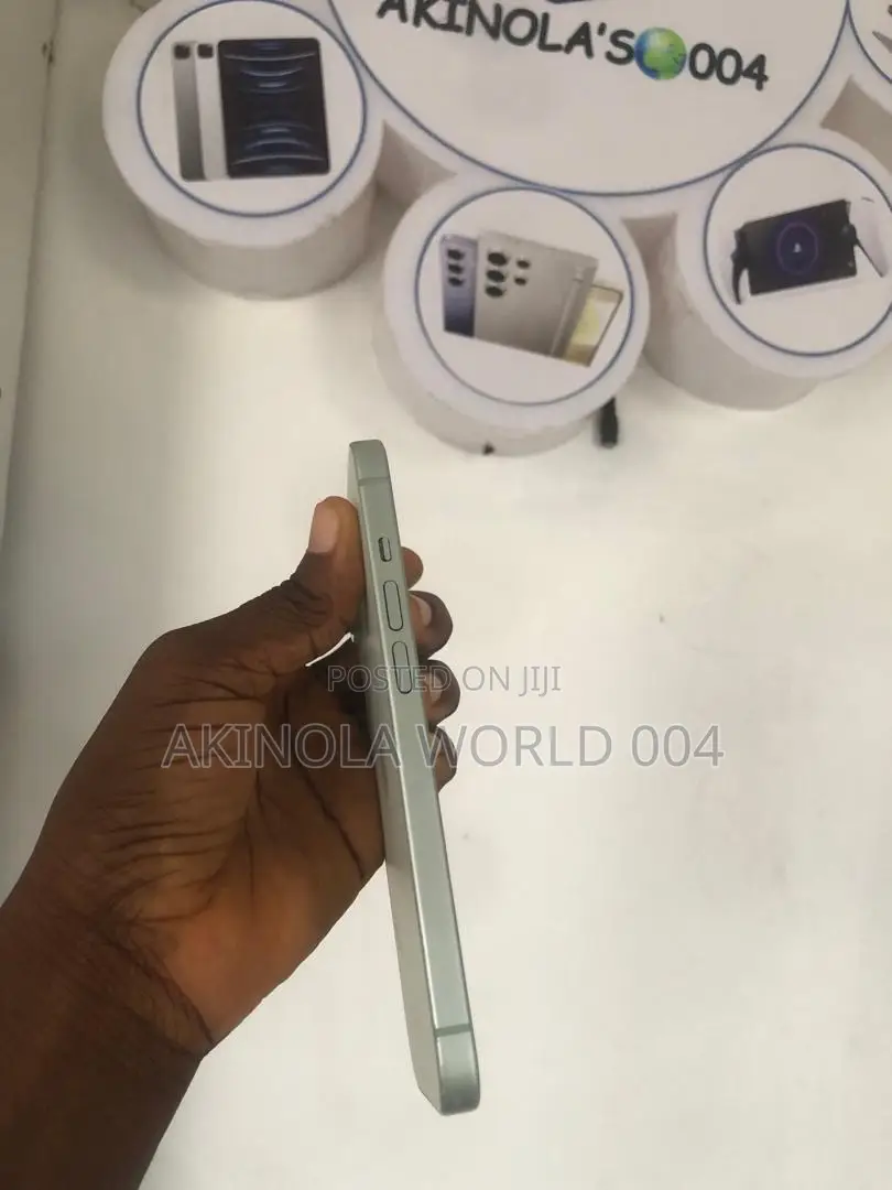 Apple iPhone 15 128 GB Green