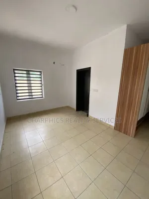 Furnished 3bdrm Apartment in Osapa london for rent