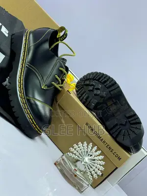 Double-lined Lastest Doc Martens Design