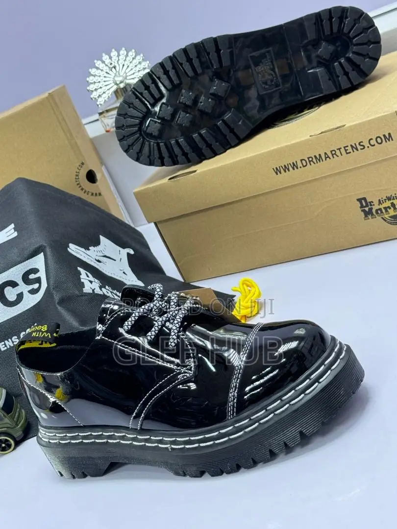 Double-lined Lastest Doc Martens Design