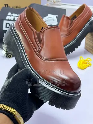High-sole Pull On