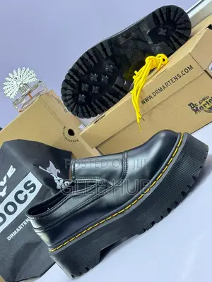 High-sole Pull On