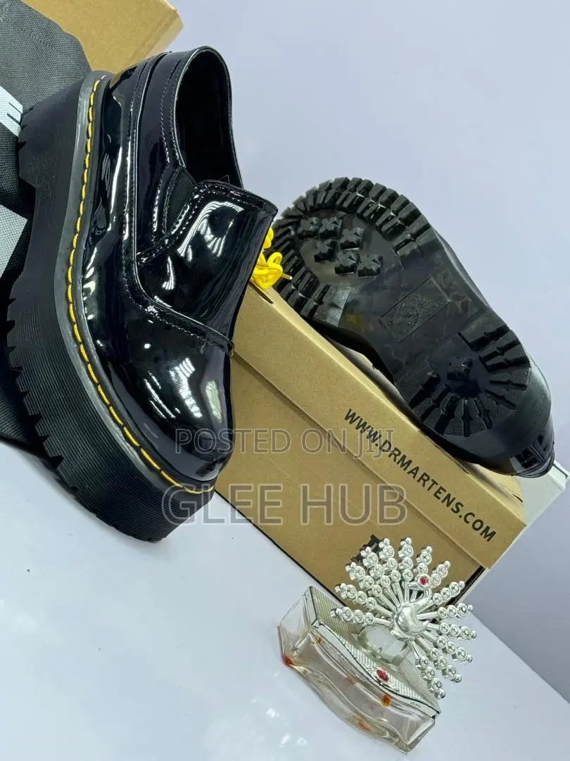 High-sole Pull On
