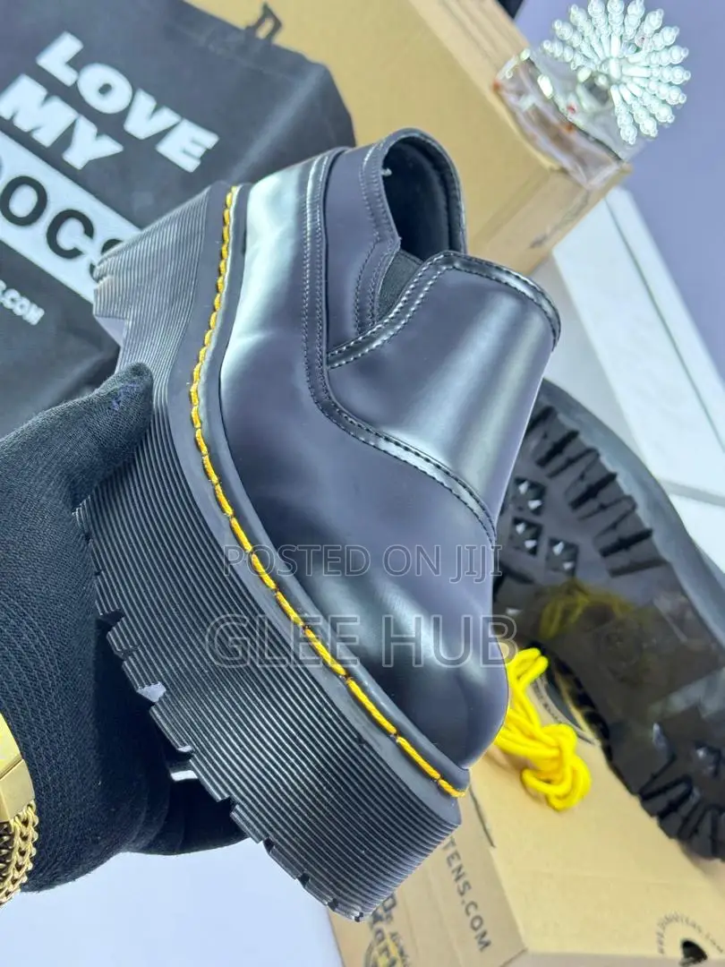High-sole Pull On
