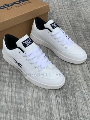 Reebok Sneakers