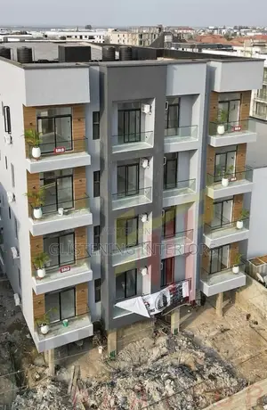 Balcony Design With A 10mmplain Glass And Black Top Profile