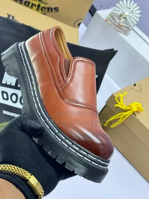 Dr Martens Pull on Leather Shoe