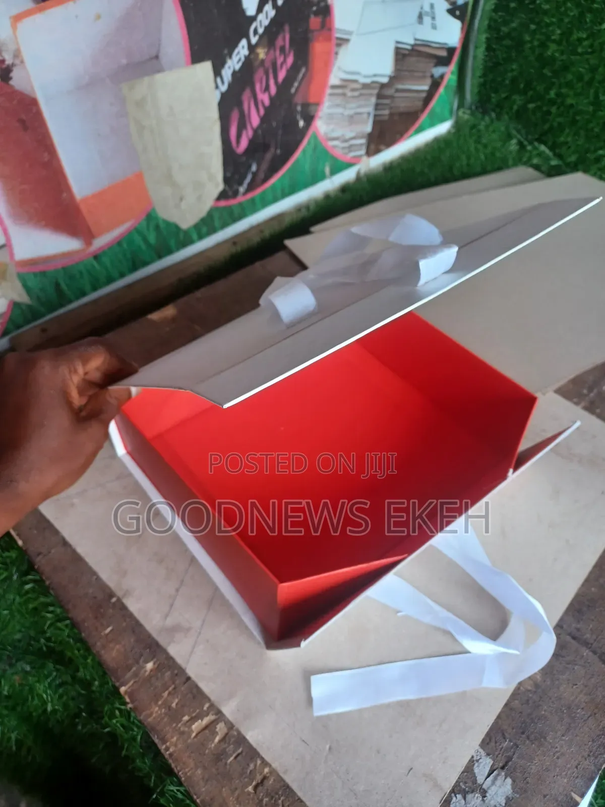 Collapsible Flip Gift Box With Ribbon Handle