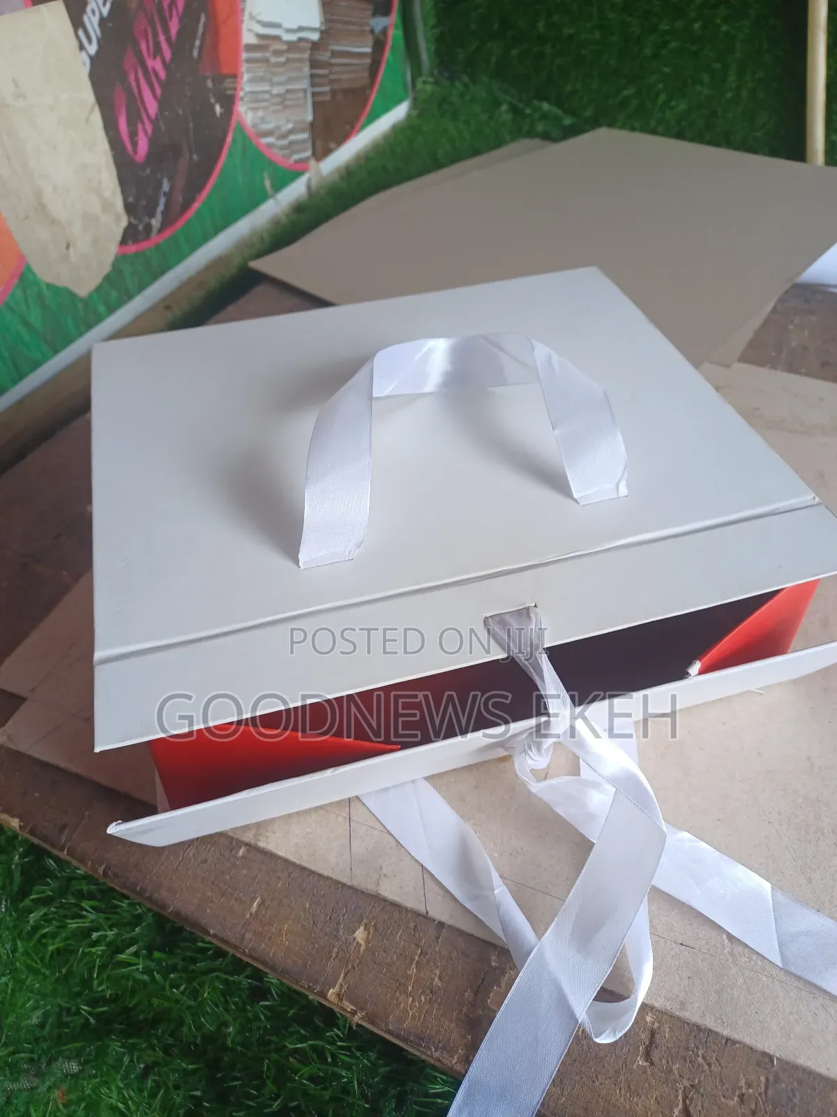 Collapsible Flip Gift Box With Ribbon Handle