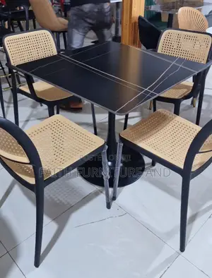 Multicolor Super Dining Set by 4 Seaters