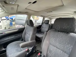 Toyota Avensis Verso 2.0 Petrol 2007 Red