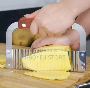 Potato Crinkle Cutter - Stainless Steel Wavy Vegetable Slice