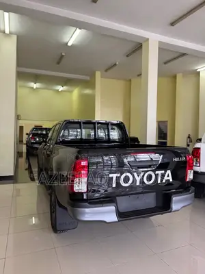 New Toyota Hilux 2024 Black