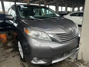 Toyota Sienna Limited 7 Passenger 2012 Gray