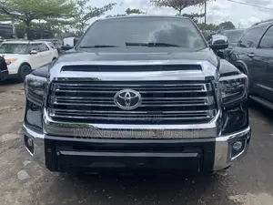 Toyota Sequoia Platinum 4x4 2018 Black