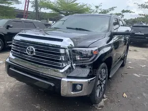 Toyota Sequoia Platinum 4x4 2018 Black