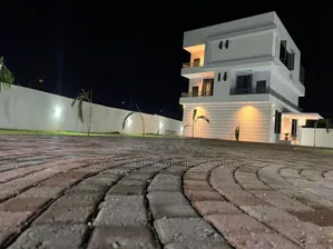 Furnished 5bdrm Duplex in Osapa for sale