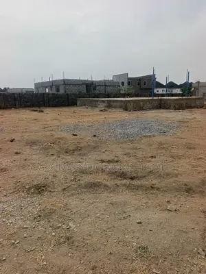 6bdrm Apartment in Goldmind Estate Katampe Extension for sale