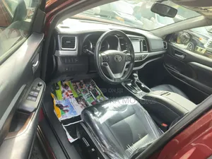 Toyota Highlander XLE V6 4x4 (3.5L 6cyl 6A) 2016 Red