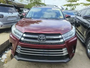 Toyota Highlander XLE V6 4x4 (3.5L 6cyl 6A) 2016 Red