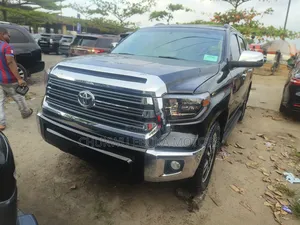 Toyota Sequoia Limited 4dr SUV 4WD (5.7L 8cyl 6A) 2015 Black