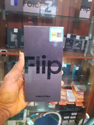 New Samsung Galaxy Z Flip4 256 GB White