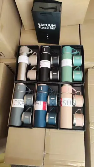 Vaccumn Flask With Cups