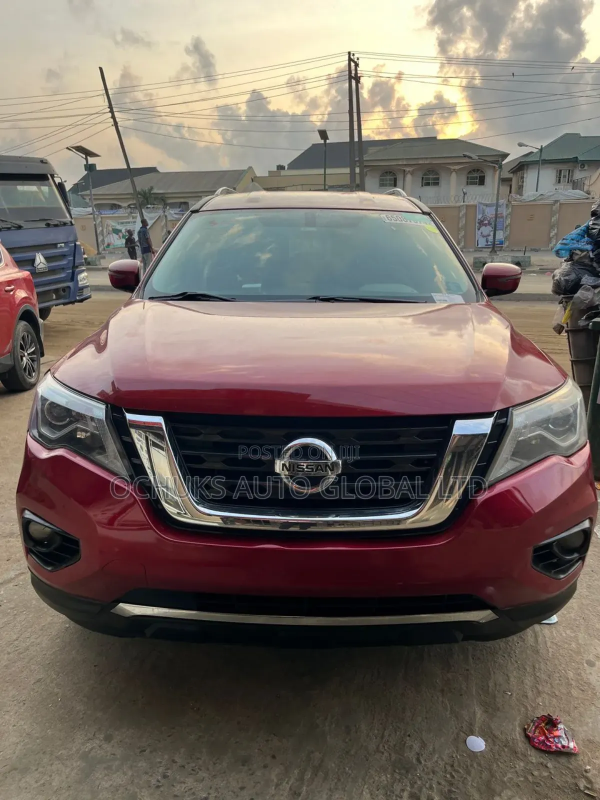 Nissan Pathfinder 2017 Red