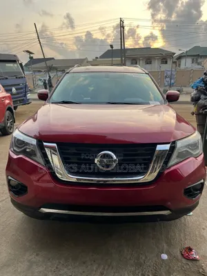Nissan Pathfinder 2017 Red